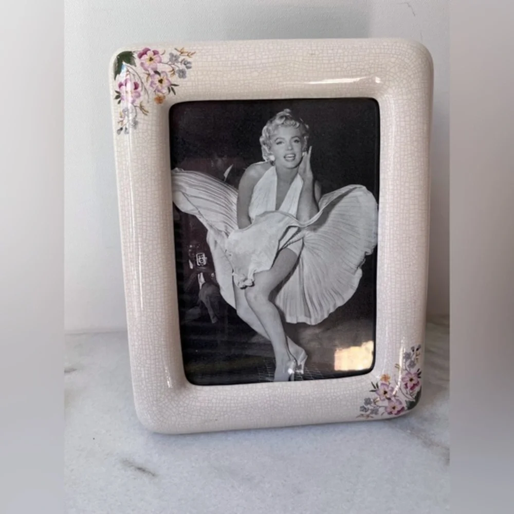Vintage ceramic pictures frame with floral accent